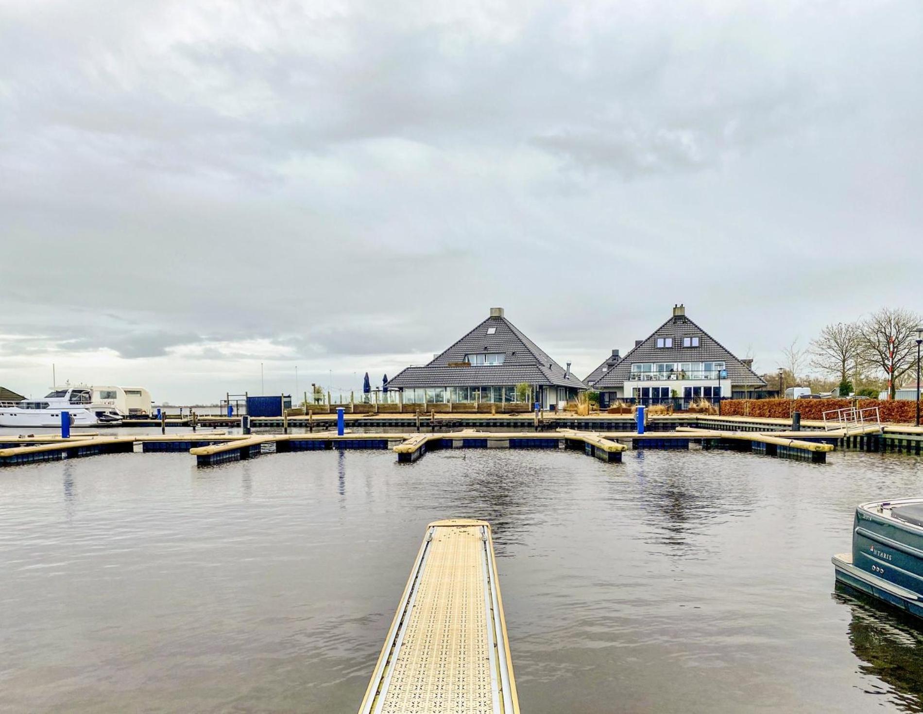 Houseboat Blue Sneekermeer Offingawier Buitenkant foto